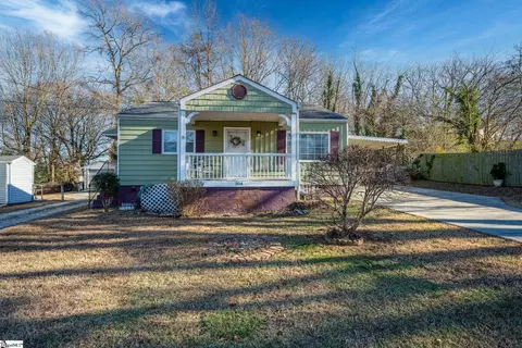 304 Pisgah Dr, Greenville, SC 29609