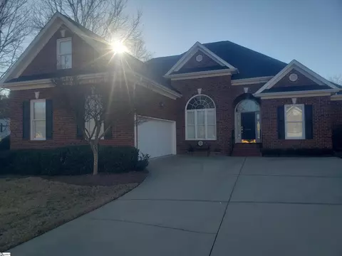 305 Banbury Cir, Simpsonville, SC 29681