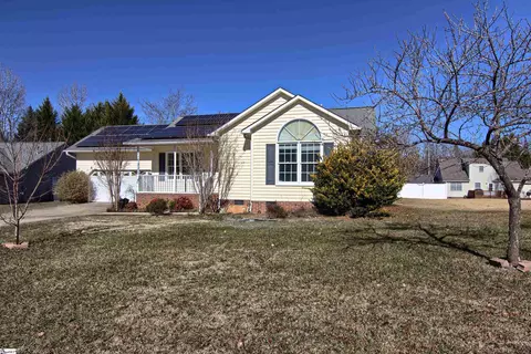 312 Fairwood Dr, Greenville, SC 29617