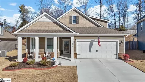 512 Raleighwood Ln, Simpsonville, SC 29681