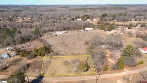 605 Farmer St, Starr, SC 29684 photo 3