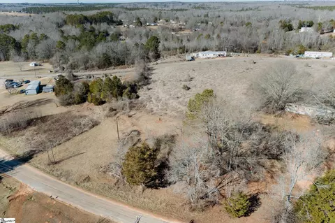 605 Farmer St, Starr, SC 29684 photo 4