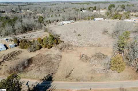 605 Farmer St, Starr, SC 29684 photo 2
