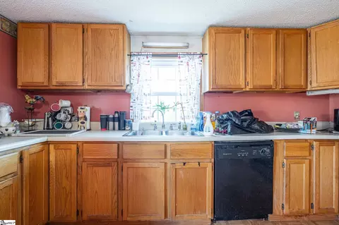 678 White Plains Rd, Gaffney, SC 29340 photo 5