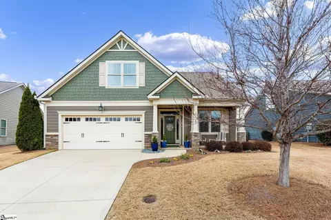 15 Belle Oaks Dr, Simpsonville, SC 29680