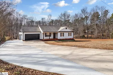 428 Jordan Creek Farm Rd, Wellford, SC 29385