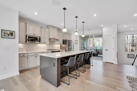 32 Questover Dr, Greenville, SC 29607 photo 9