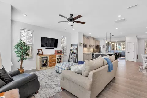 32 Questover Dr, Greenville, SC 29607 photo 3
