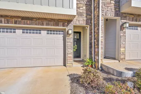 32 Questover Dr, Greenville, SC 29607 photo 2