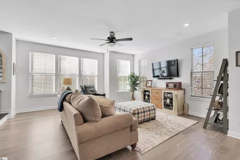 32 Questover Dr, Greenville, SC 29607 photo 5