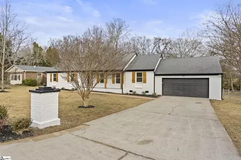 5009 Bridle Path Ln, Greenville, SC 29615