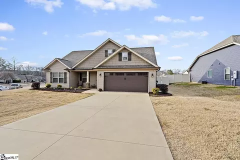 101 Granite Ct, Greenwood, SC 29649