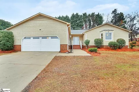 1 Maplecrest Dr, Greenville, SC 29615
