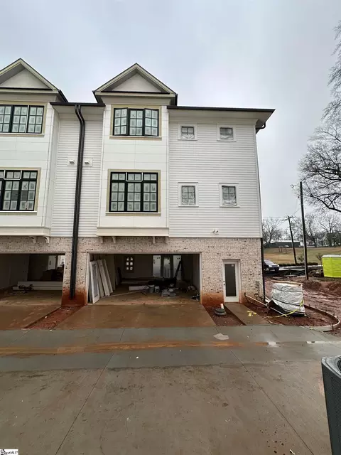 27 Thruston St, Greenville, SC 29605