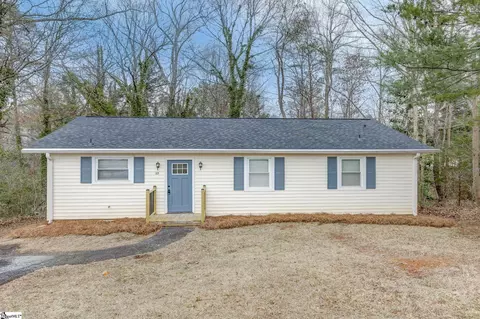 17 Westbrook Ln, Greenville, SC 29605