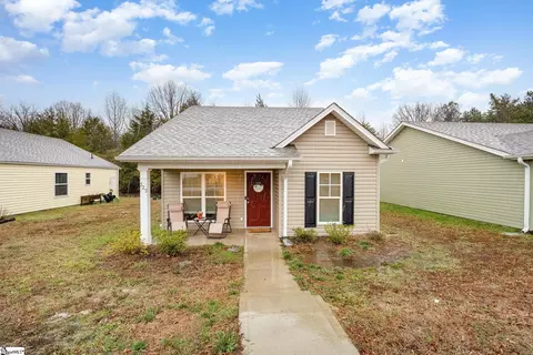 323 Dillon Dr, Clinton, SC 29325
