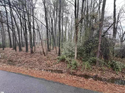 311 Lake Forest Rd, Greenwood, SC 29649