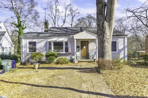 102 Hawthorne Ln, Greenville, SC 29605