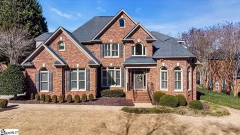 807 Ladykirk Ln, Greer, SC 29650