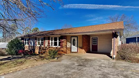 104 Elizabeth Dr, Piedmont, SC 29673