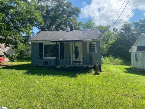 301 Lurey St, Laurens, SC 29360