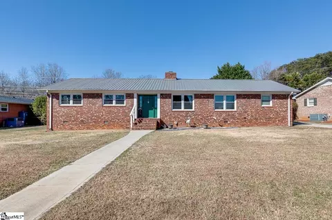 4 Camelback Rd, Greenville, SC 29617