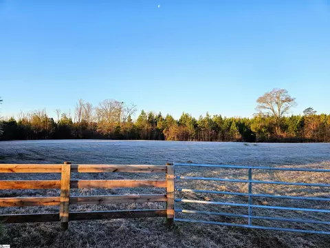 401 Dunns Creek Rd, Donalds, SC 29638