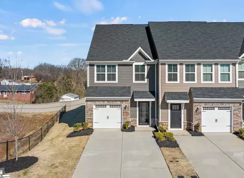 321 Hunt Glenn Ct, Greer, SC 29650