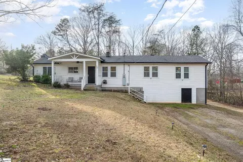 30 Hillcrest Dr, Greer, SC 29651