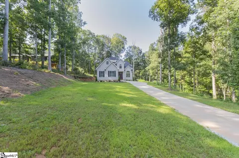 221 Robinwood Ln, Pelzer, SC 29669