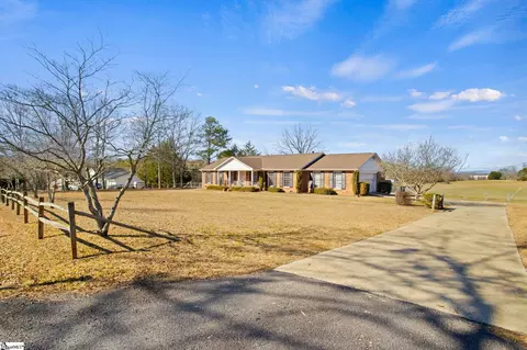 8 Flintlock Ct, Greenville, SC 29611