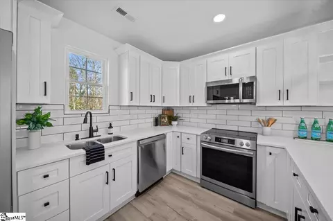 Kitchen - 103 Clayton St, Greer, SC 29650 photo 3 of 3