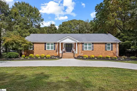 903 Plantation Dr, Simpsonville, SC 29681