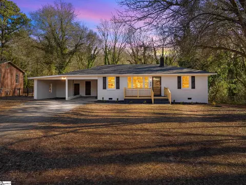 455 Lucerne Dr, Spartanburg, SC 29302