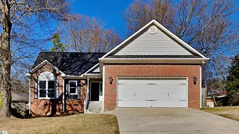 16 Fawndale Ln, Fountain Inn, SC 29644