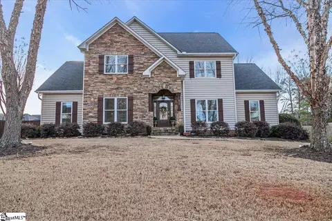 211 Kilburn Ln, Travelers Rest, SC 29690