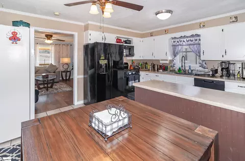 Kitchen - 325 Berry Rd, Pelzer, SC 29669 photo 2 of 5