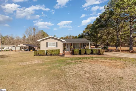 325 Berry Rd, Pelzer, SC 29669