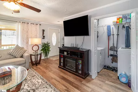 Living - 325 Berry Rd, Pelzer, SC 29669 photo 1 of 4