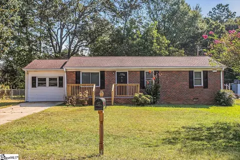 10 Blossom Dr, Greenville, SC 29605