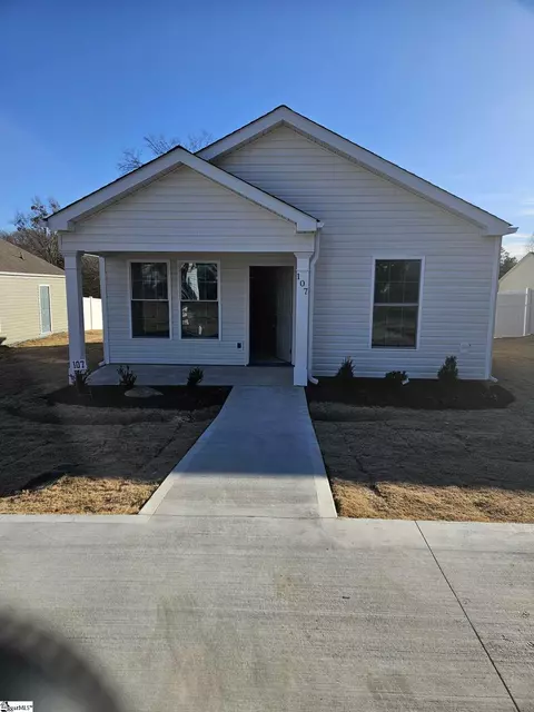 Exterior - 107 Colleton Ln, Clinton, SC 29325 photo 2 of 4