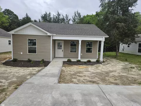 315 Dillon Dr, Clinton, SC 29325