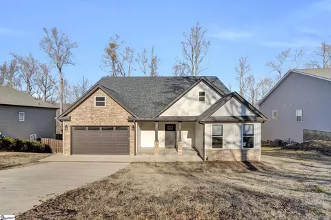 108 Harpers Ferry Ct, Simpsonville, SC 29681