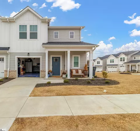 6 Sparrow Ln, Greenville, SC 29607
