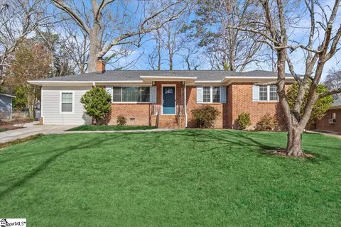 11 Forestwood Dr, Taylors, SC 29687