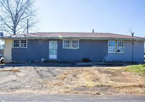 201 Zion St, Belton, SC 29627