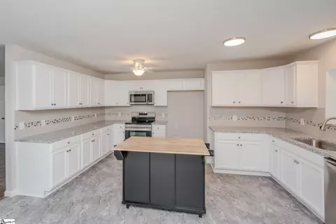 Kitchen - 4607 Old Easley Bridge Rd, Easley, SC 29642 photo 3 of 4