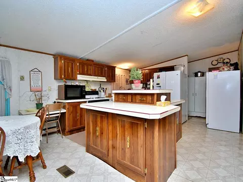 163 Randall Dr, Clinton, SC 29325 photo 5