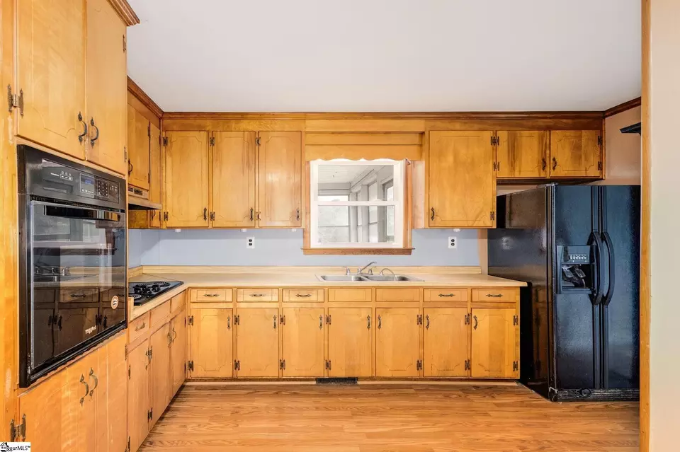 Kitchen - 4964 Highway 49, Laurens, SC 29360 photo 1 of 2