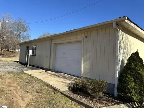 Exterior - 601 Old Pendleton Rd, Easley, SC 29642 photo 6 of 9